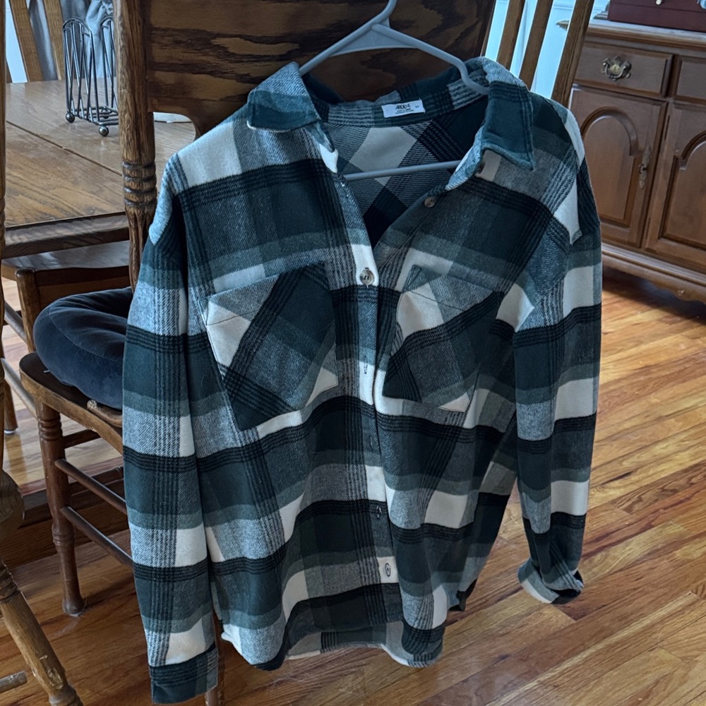 Ardene women’s lightweight plaid shacket